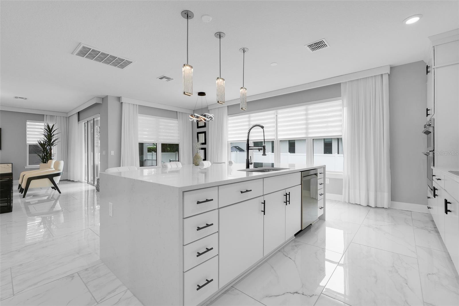 1805 S FERN CREEK AVE, ORLANDO, FL, 32806