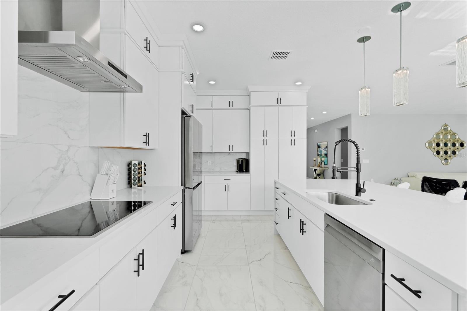 1805 S FERN CREEK AVE, ORLANDO, FL, 32806