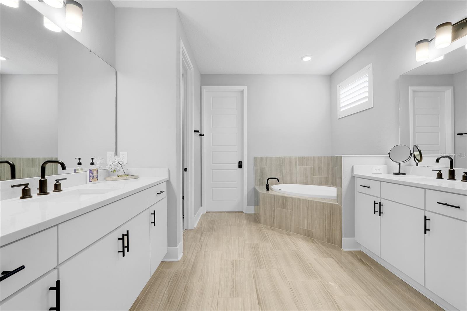 1805 S FERN CREEK AVE, ORLANDO, FL, 32806