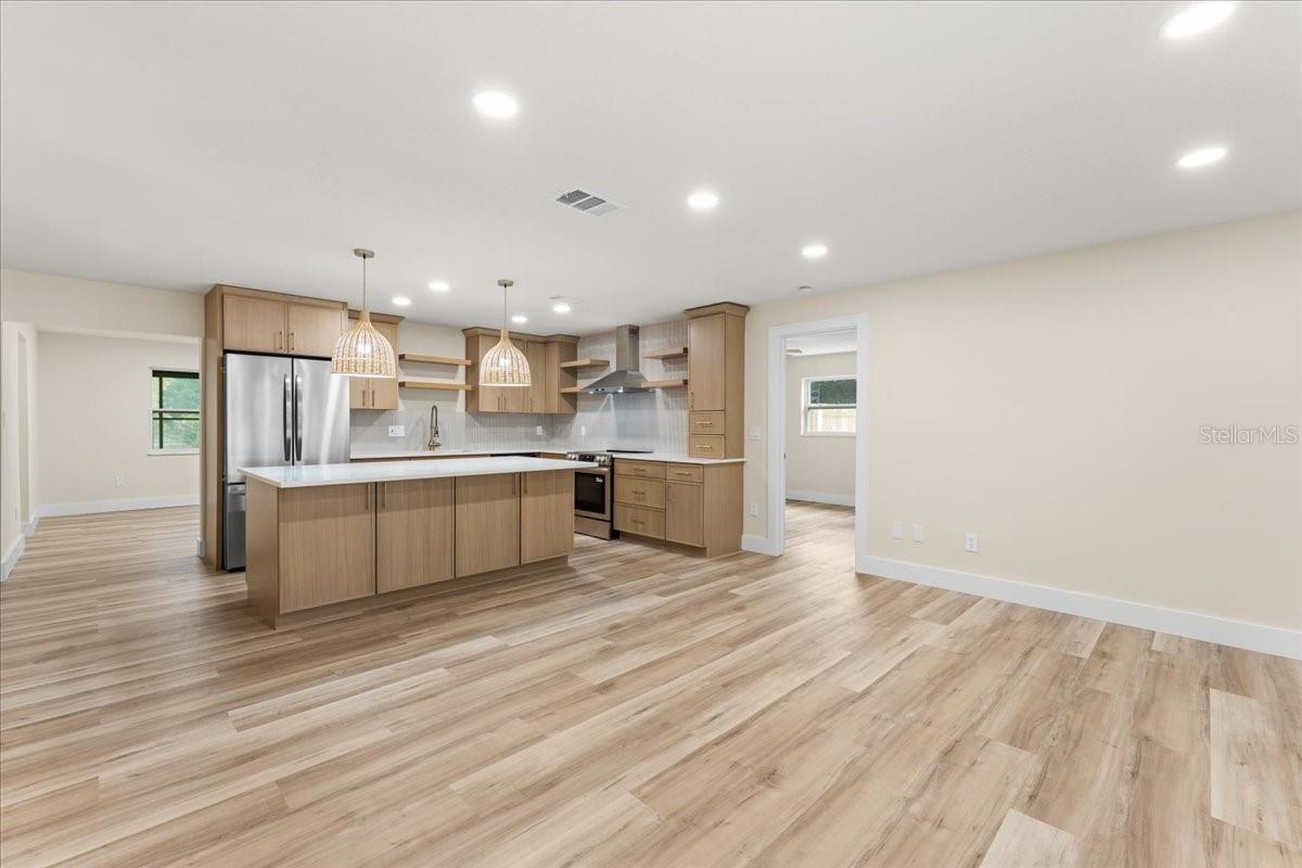 1155 E LOTUS DR, DUNEDIN, FL, 34698