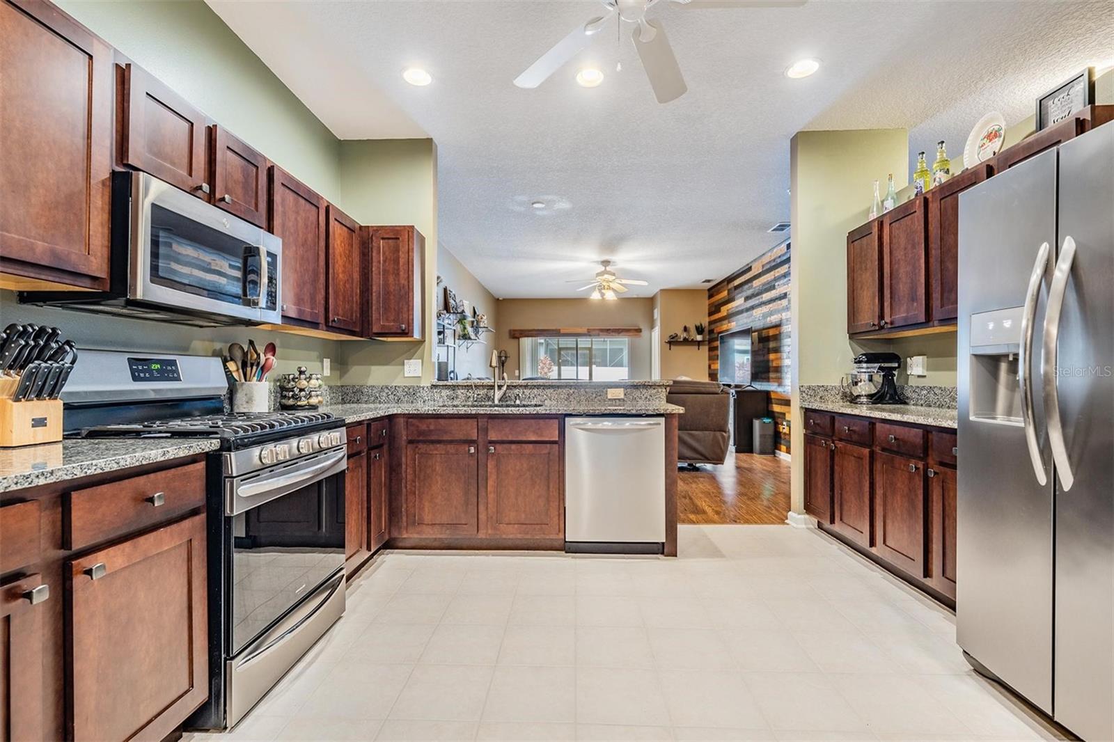 19351 HASKELL PL, LAND O LAKES, FL, 34638