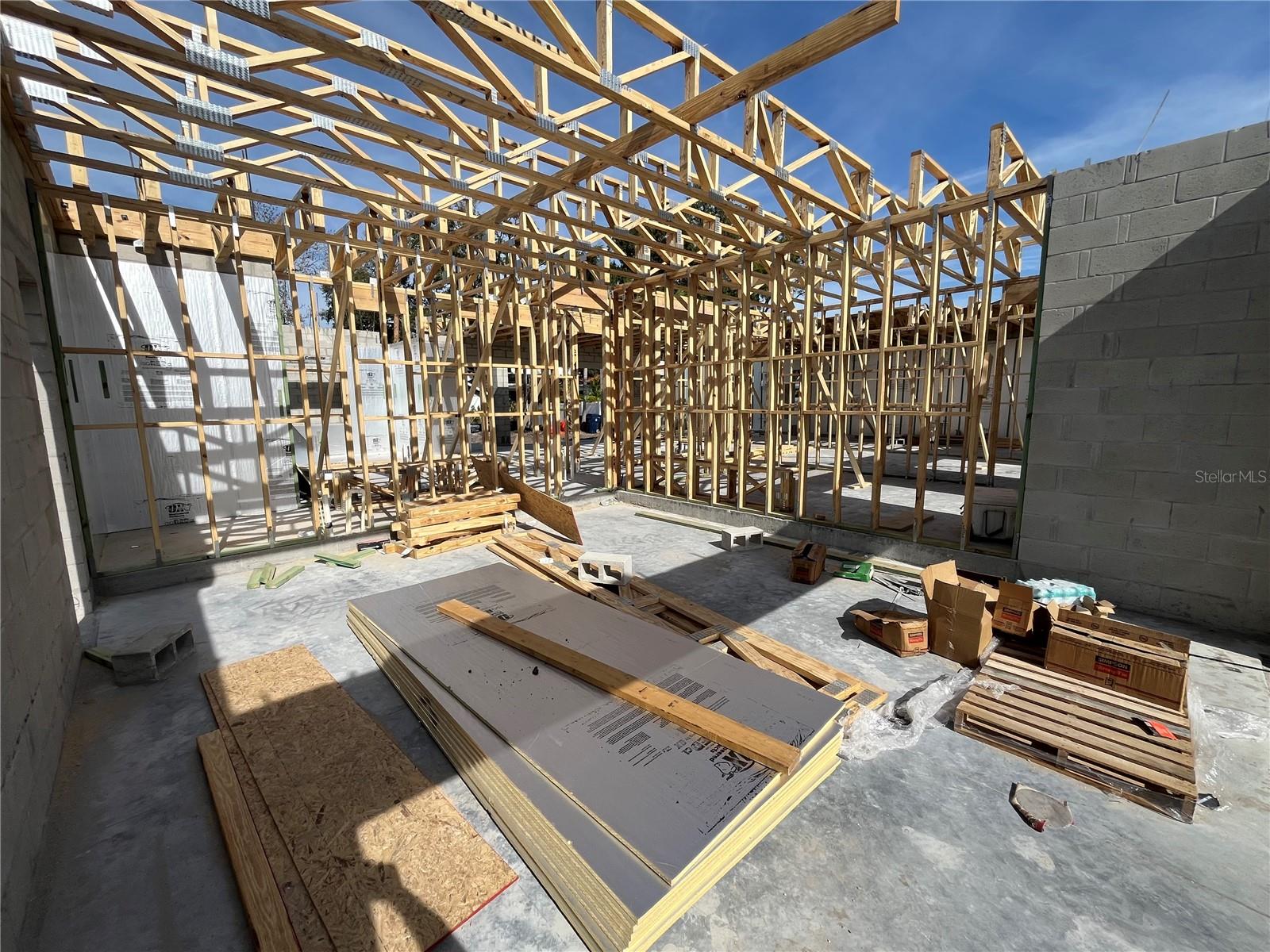 TB8433683 Property Photo