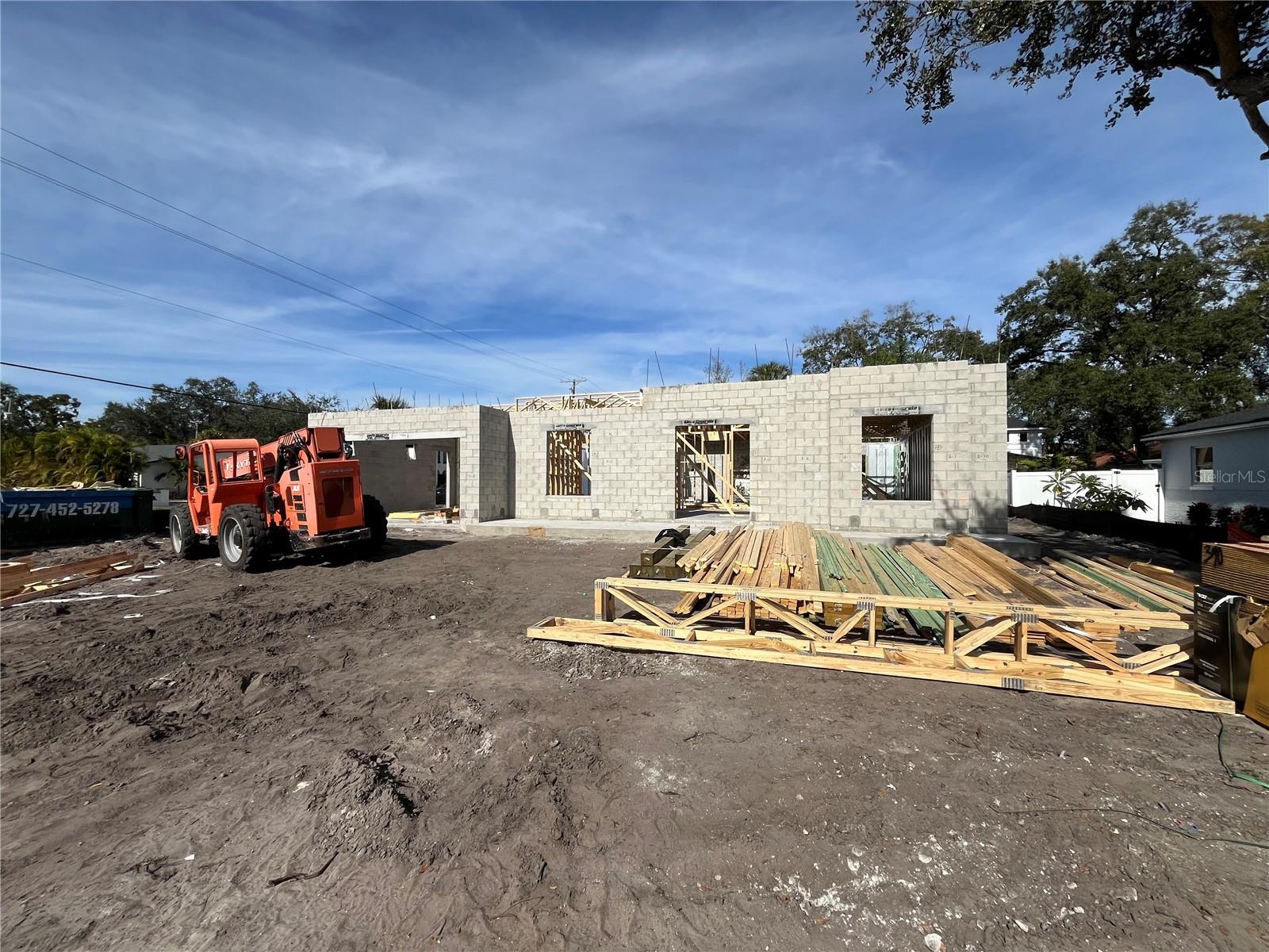 TB8433683 Property Photo