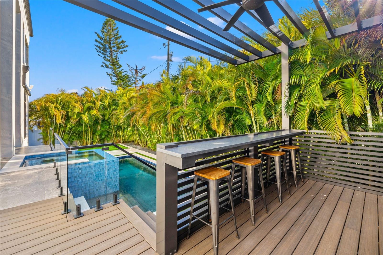 TB8433695 Property Photo