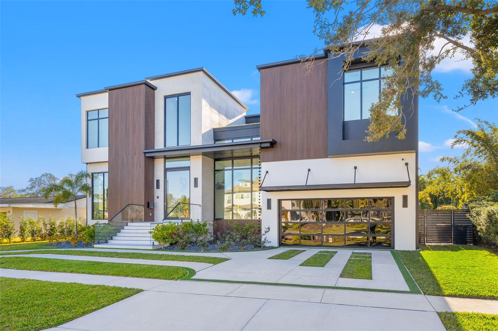 TB8433695 Property Photo