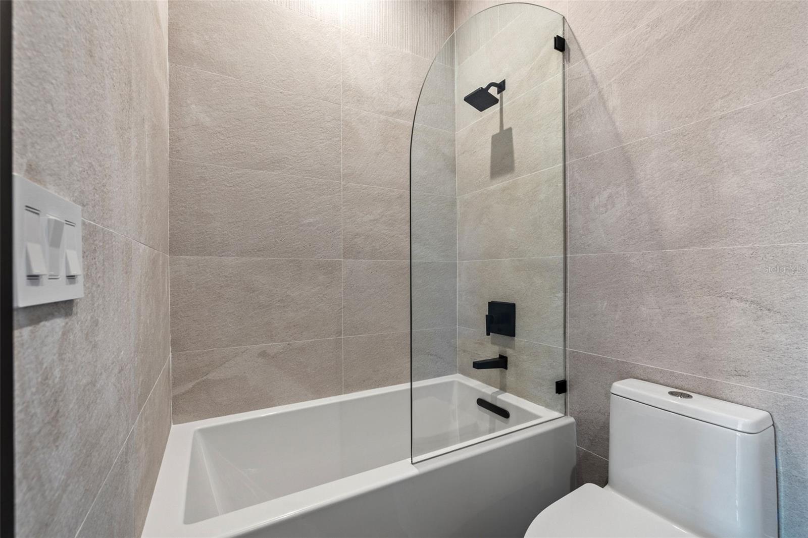 TB8433695 Property Photo