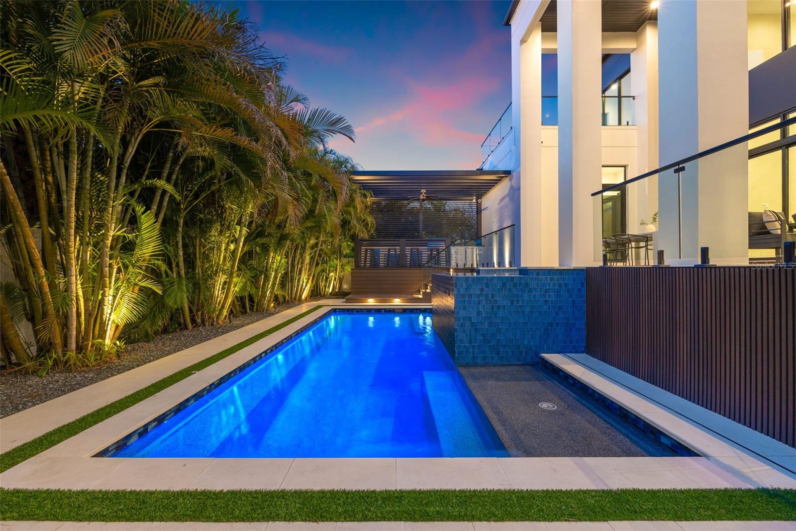 TB8433695 Property Photo