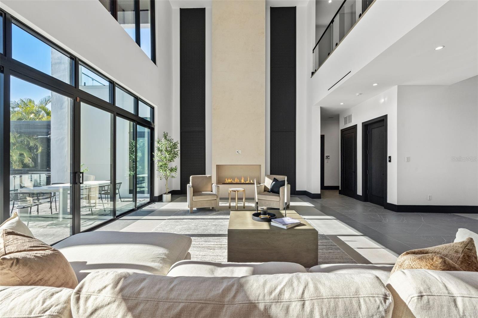 TB8433695 Property Photo