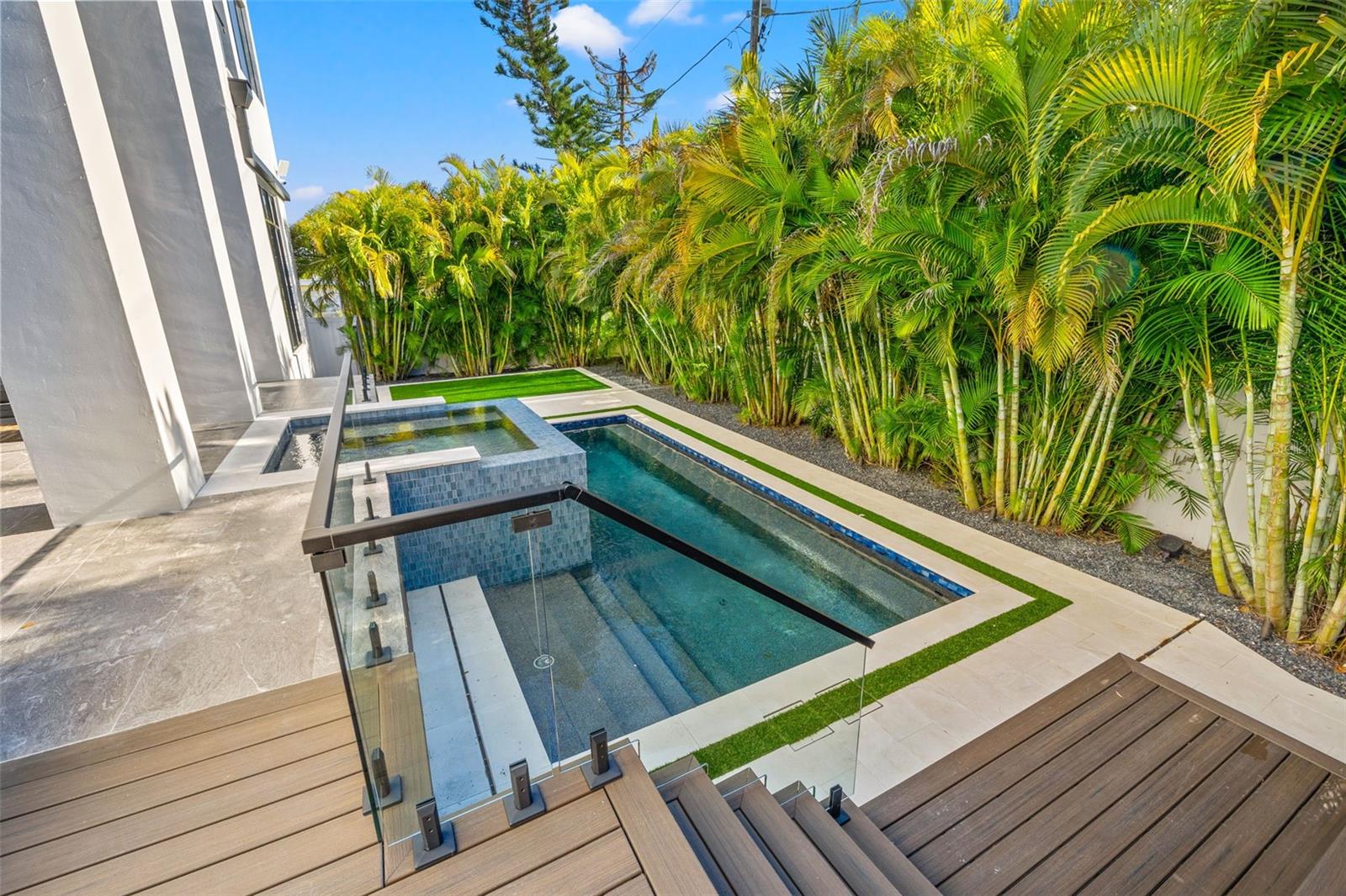 TB8433695 Property Photo