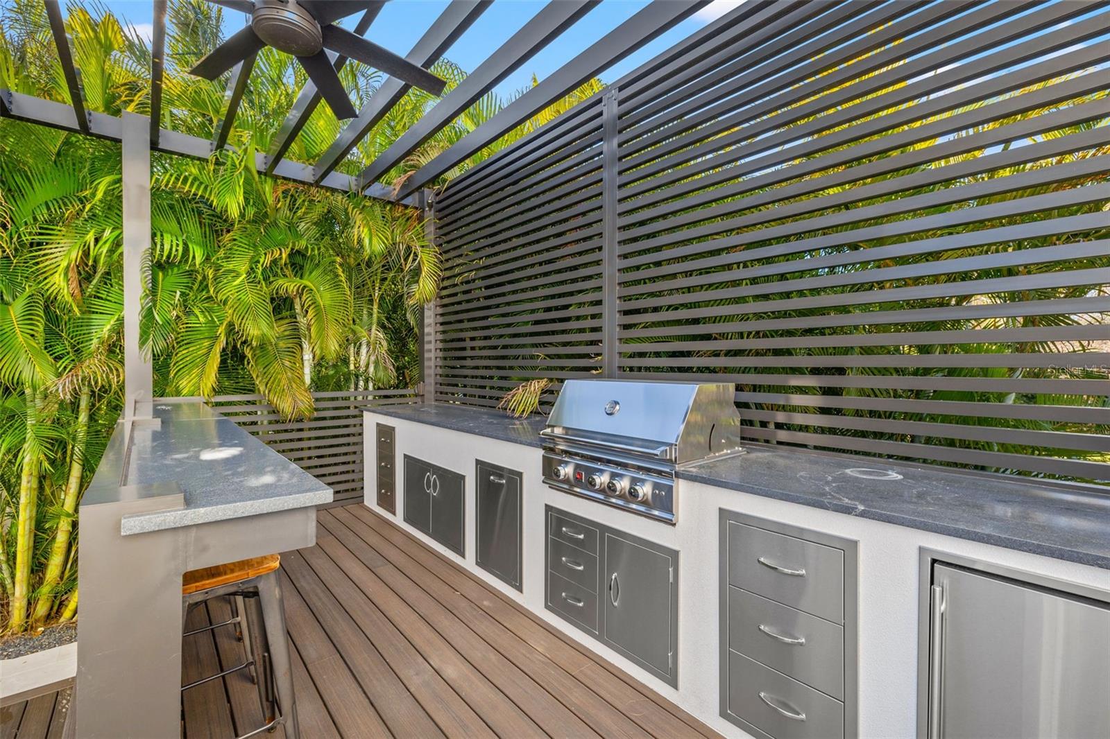 TB8433695 Property Photo