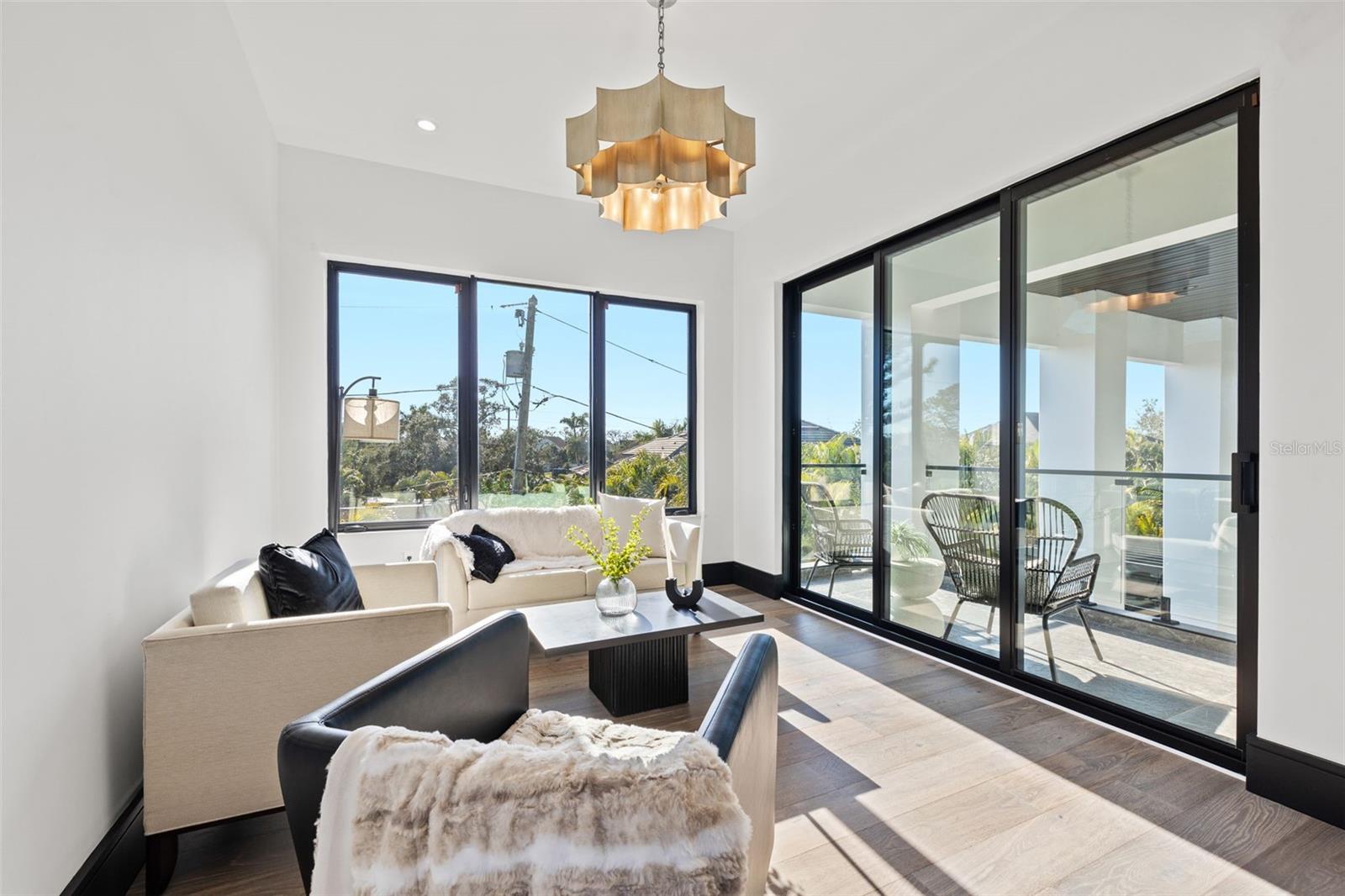 TB8433695 Property Photo