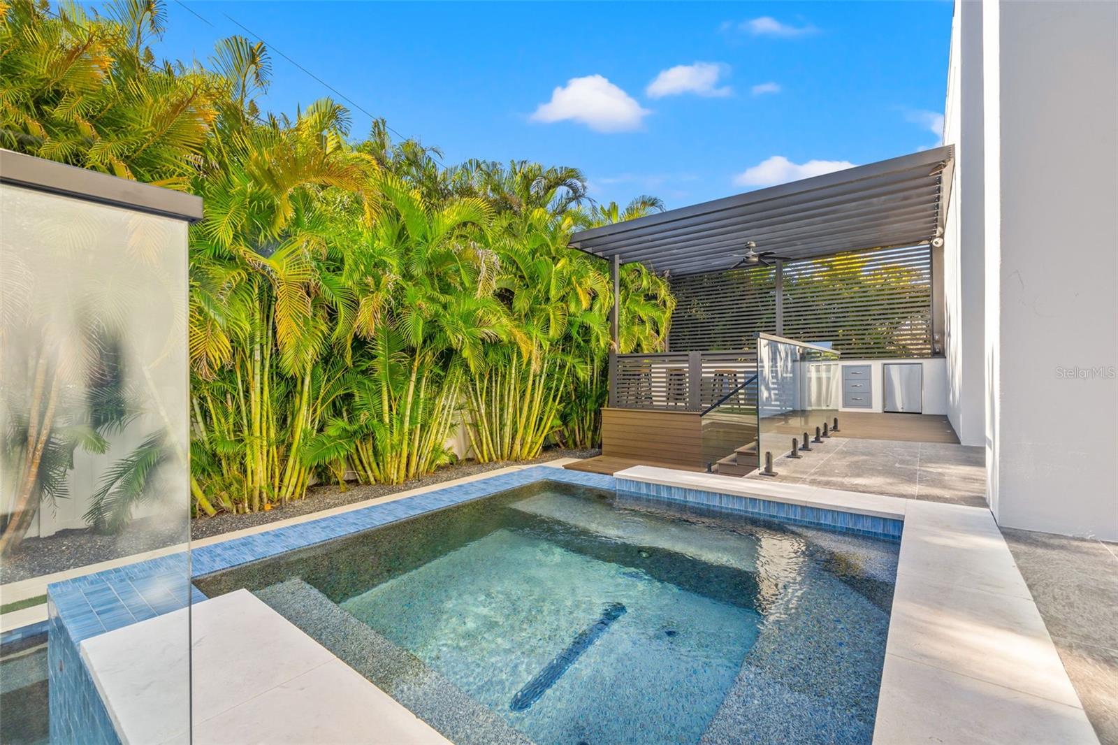 TB8433695 Property Photo