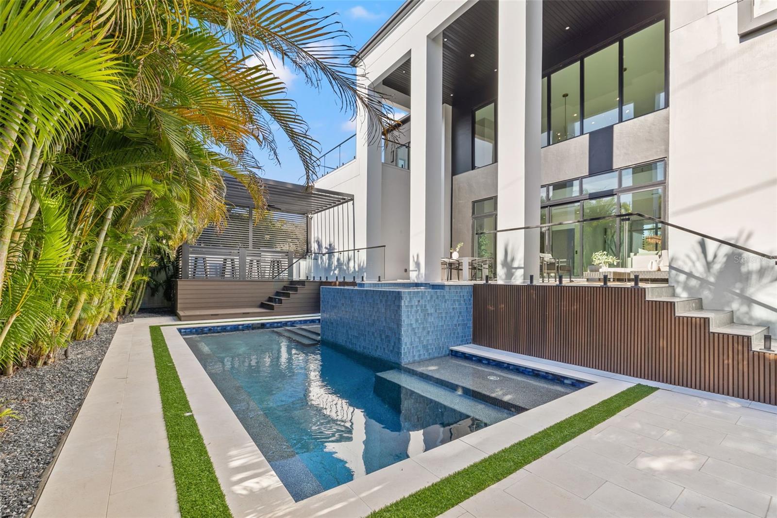 TB8433695 Property Photo