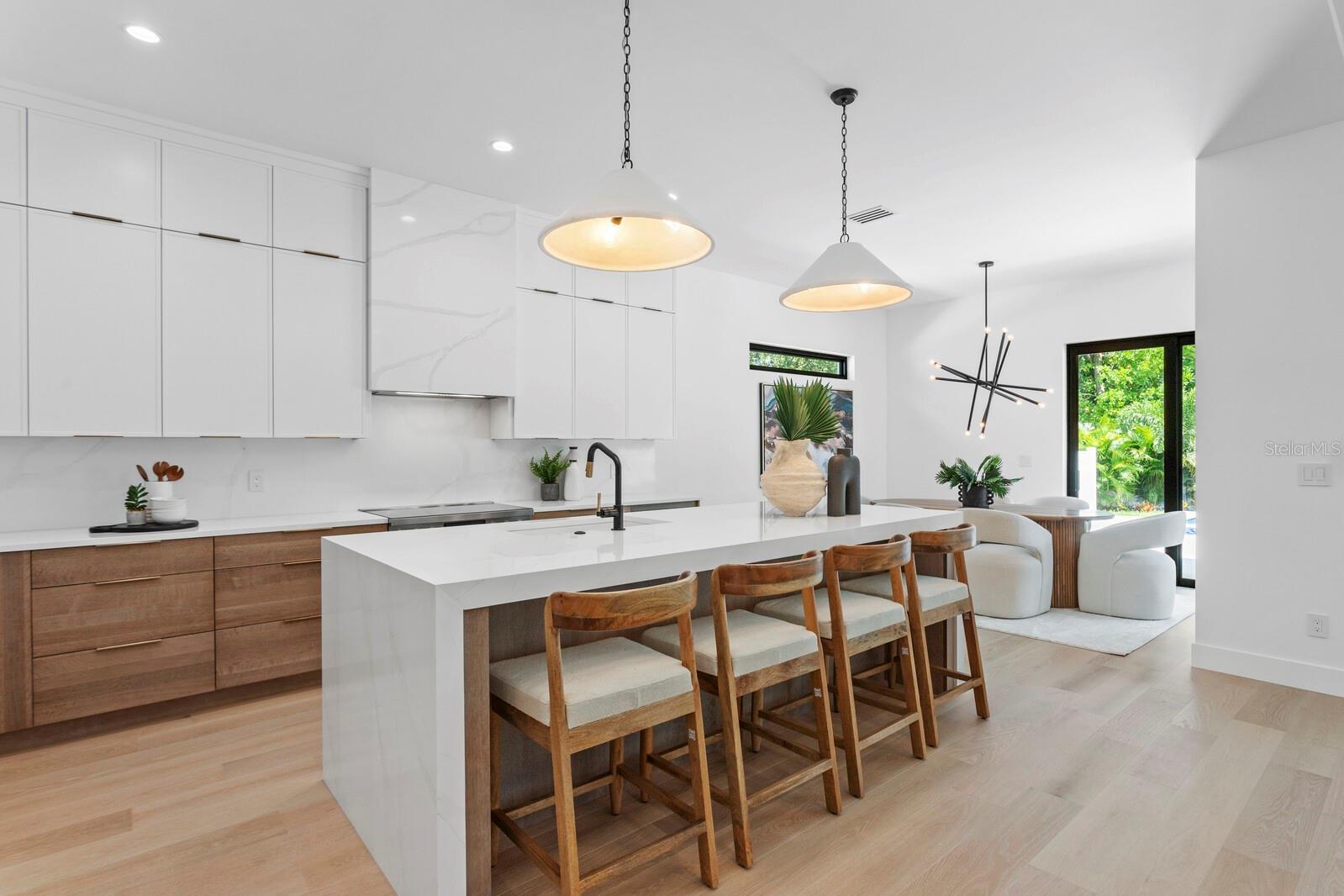 A4667090 Property Photo