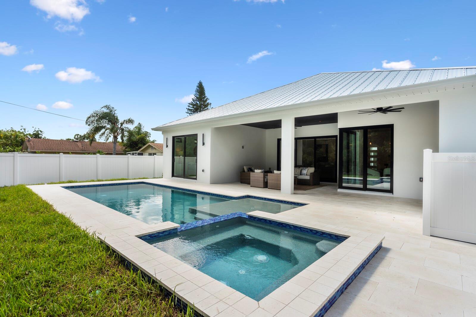 A4667090 Property Photo