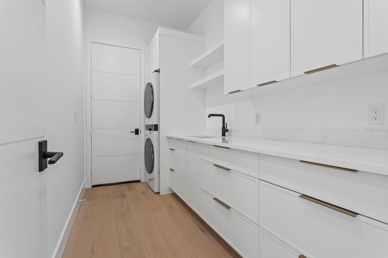 A4667090 Property Photo