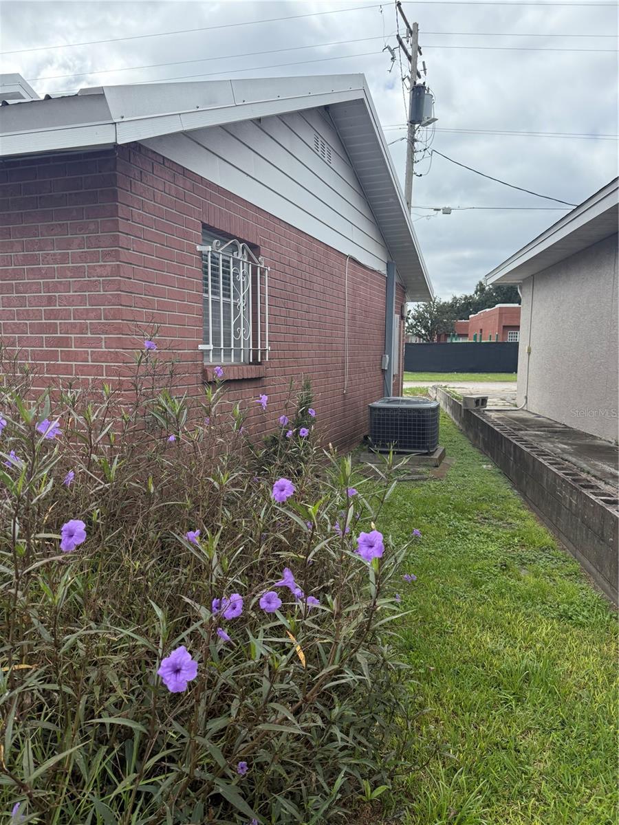 1905 W BAKER ST #B, PLANT CITY, FL, 33563