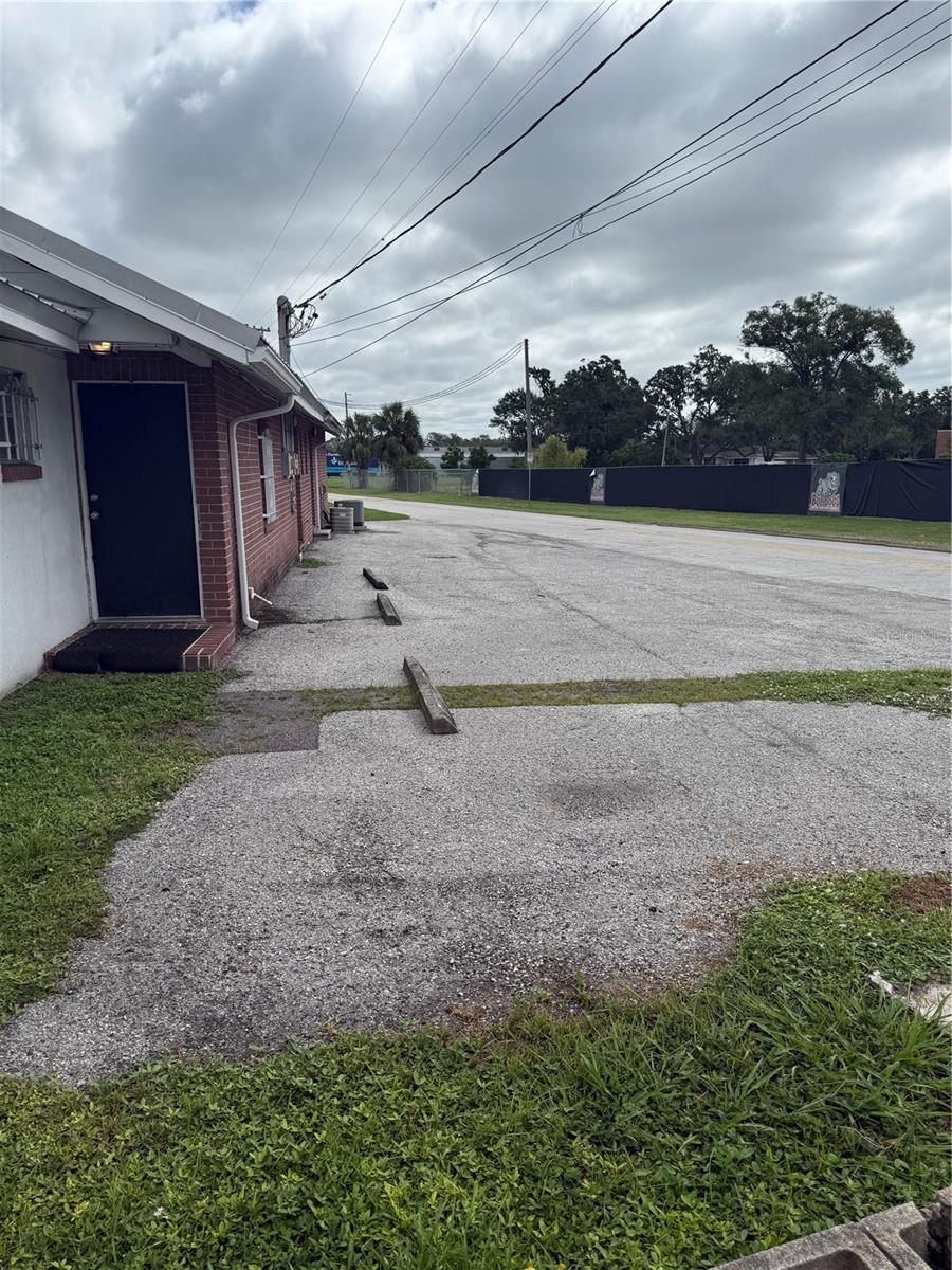 1905 W BAKER ST #B, PLANT CITY, FL, 33563