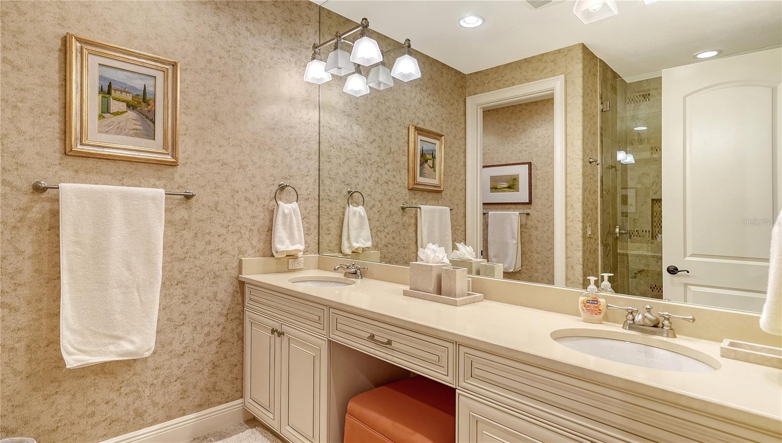 A4667111 Property Photo