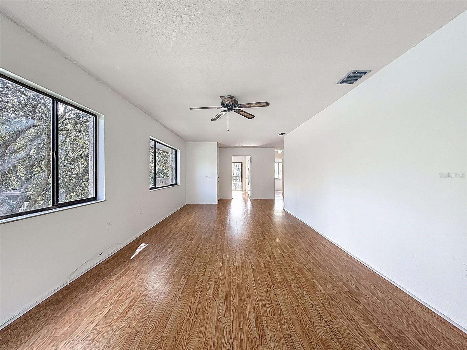 W7879498 Property Photo