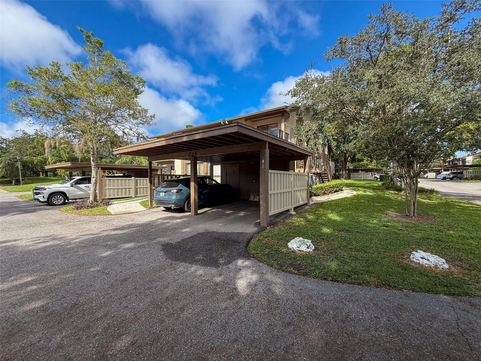 W7879498 Property Photo