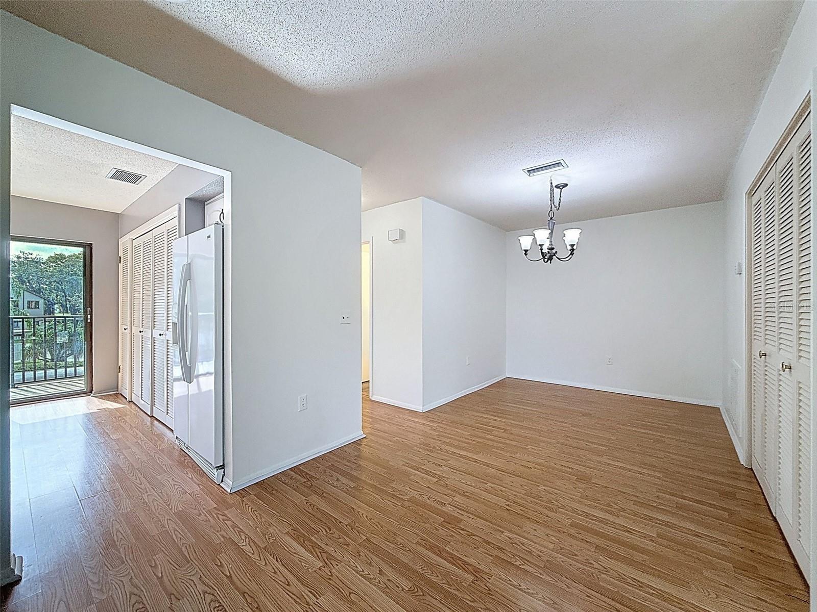 W7879498 Property Photo