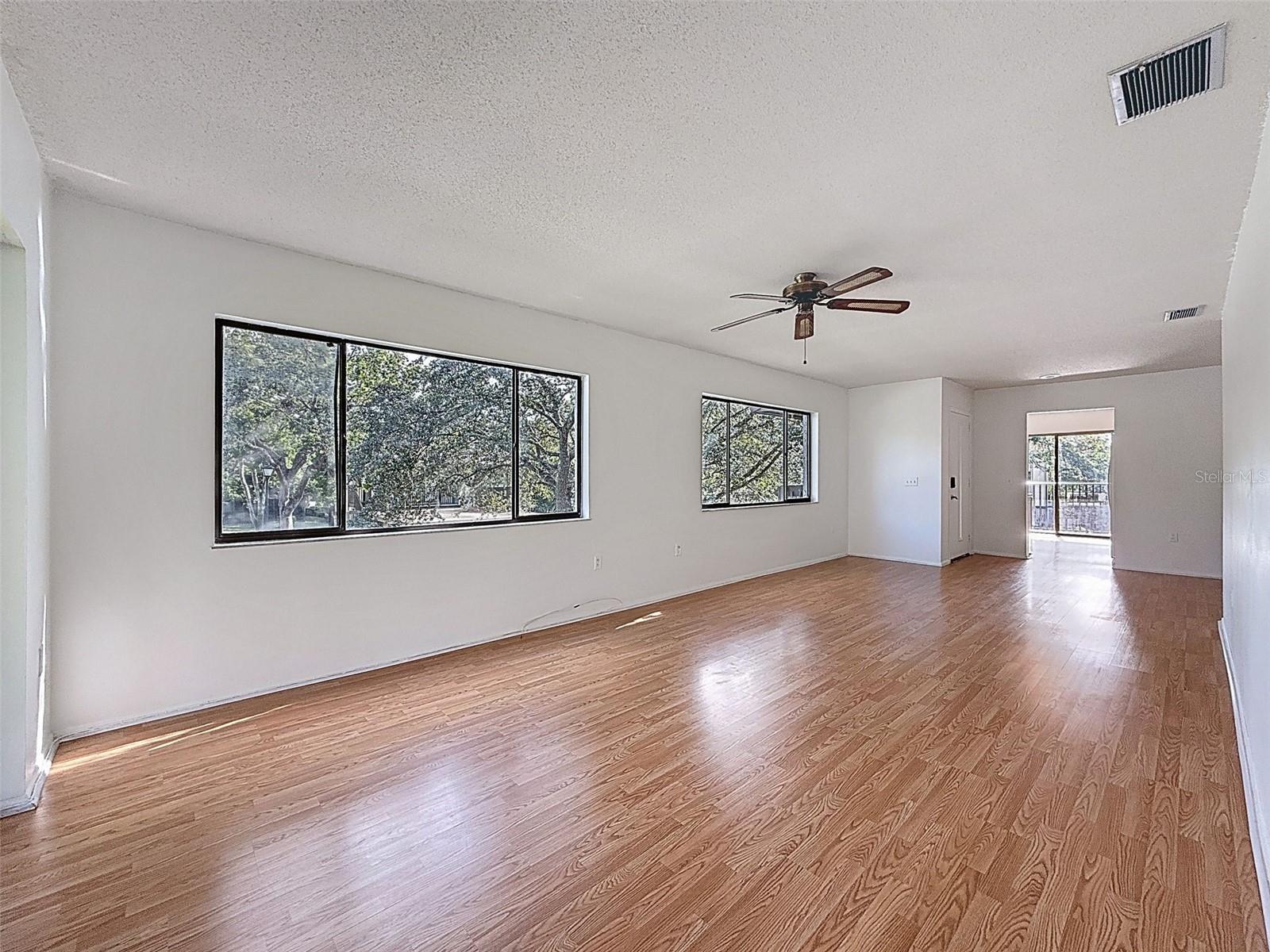 W7879498 Property Photo