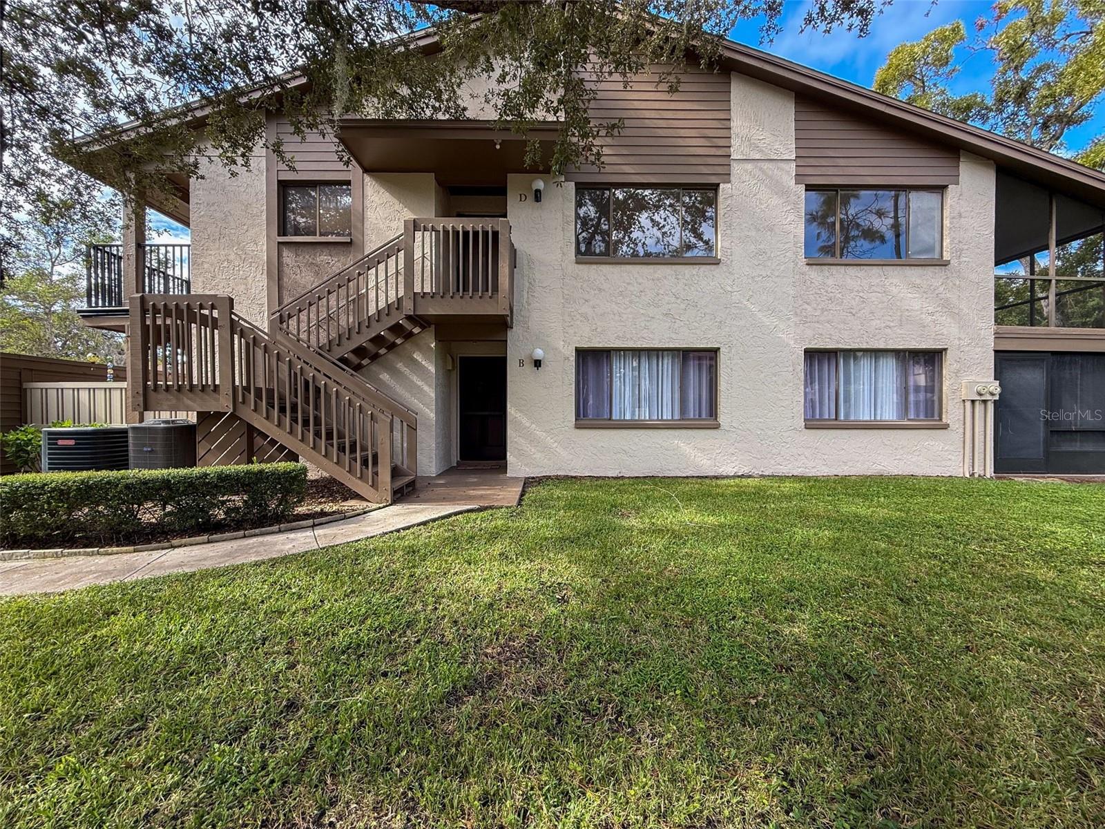 W7879498 Property Photo