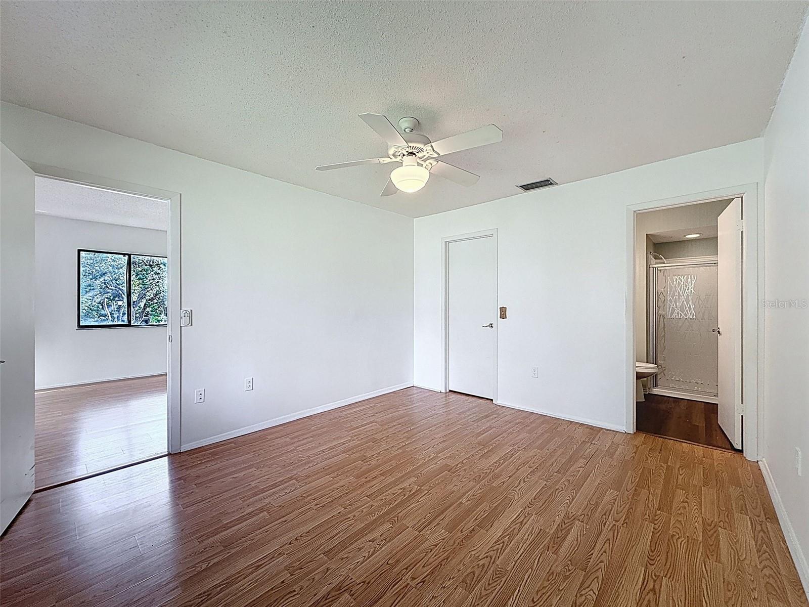 W7879498 Property Photo