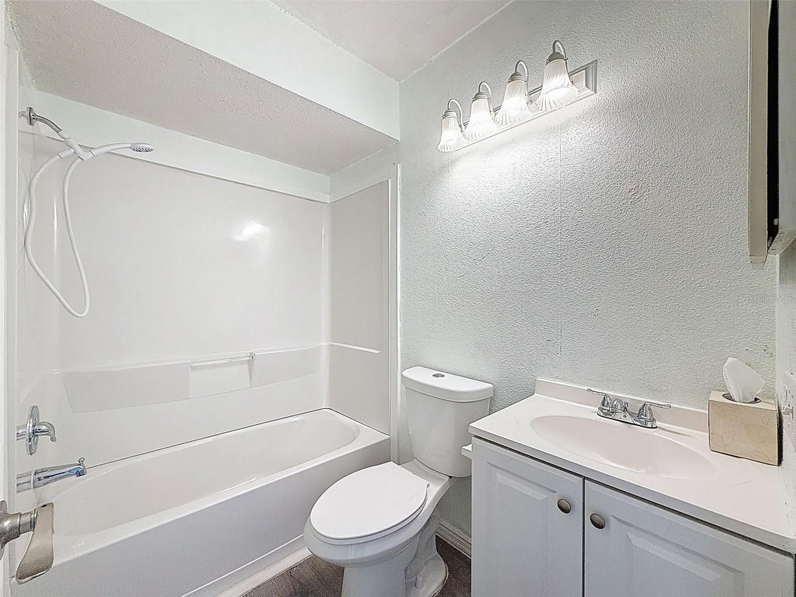 W7879498 Property Photo