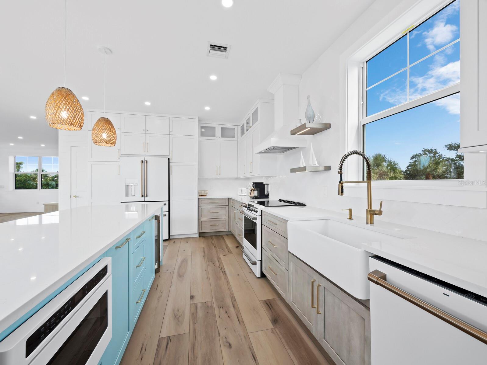 630 COMPANION WAY, LONGBOAT KEY, FL, 34228