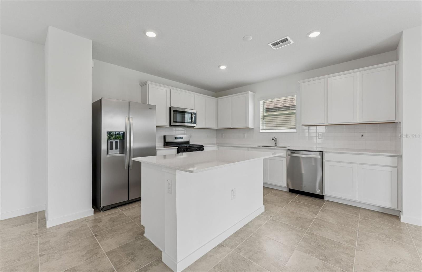 9127 NEWMONS PL, WILDWOOD, FL, 34785