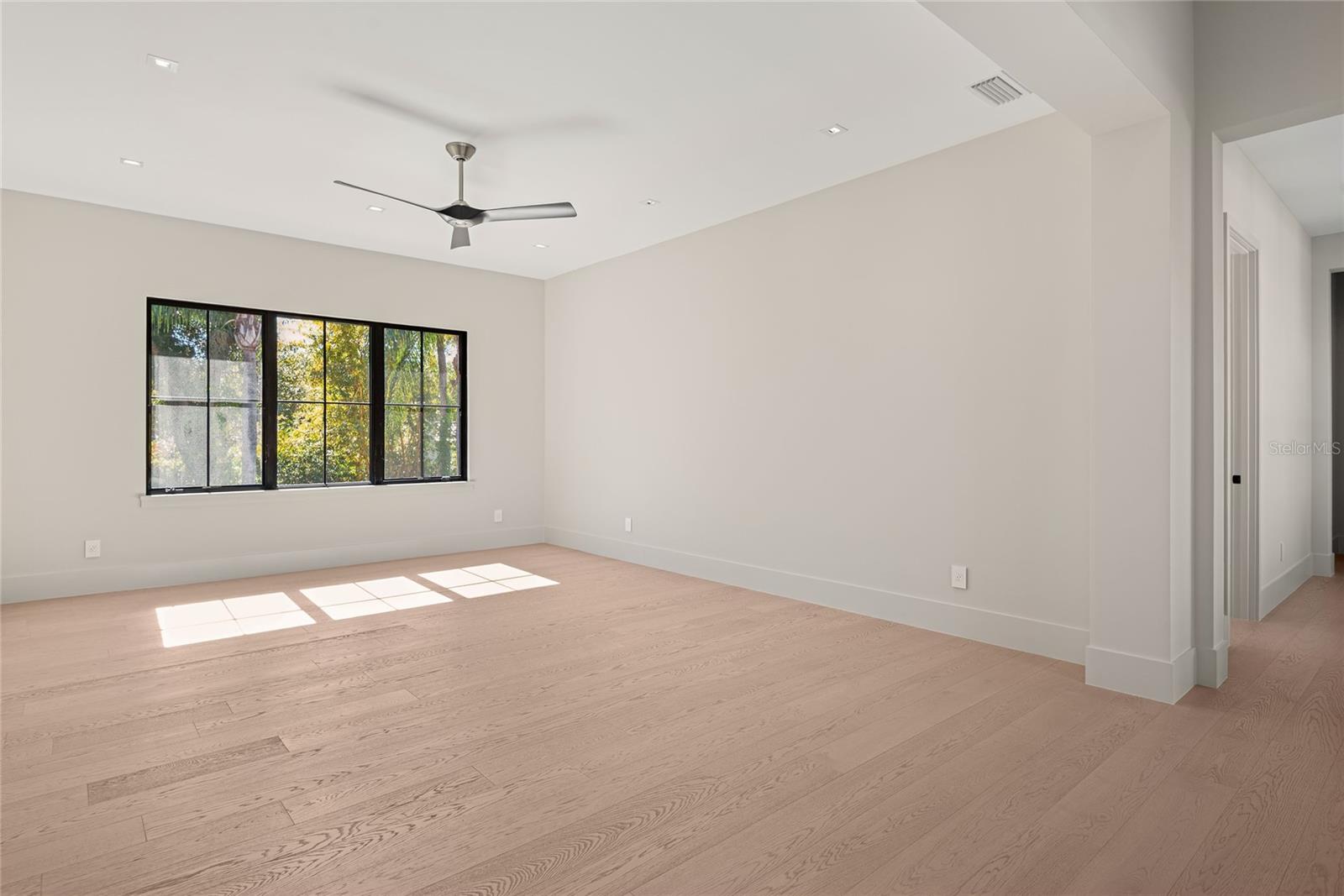 O6349188 Property Photo