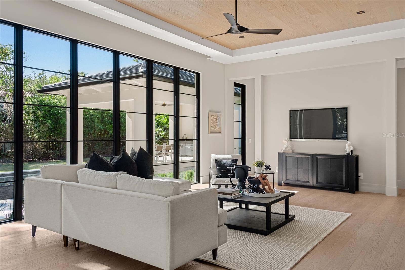 O6349188 Property Photo