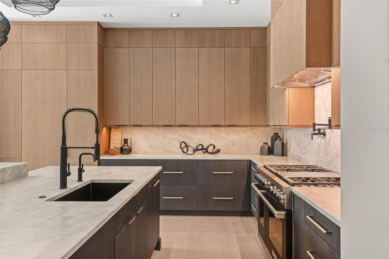 O6349188 Property Photo