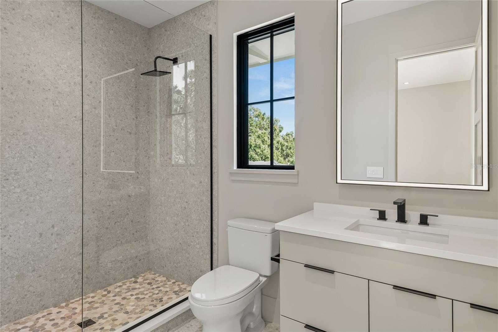 O6349188 Property Photo