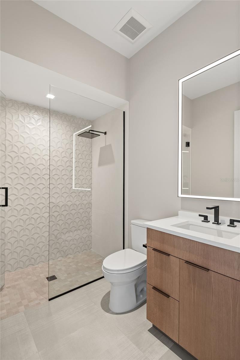 O6349188 Property Photo