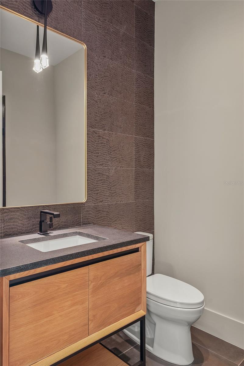 O6349188 Property Photo