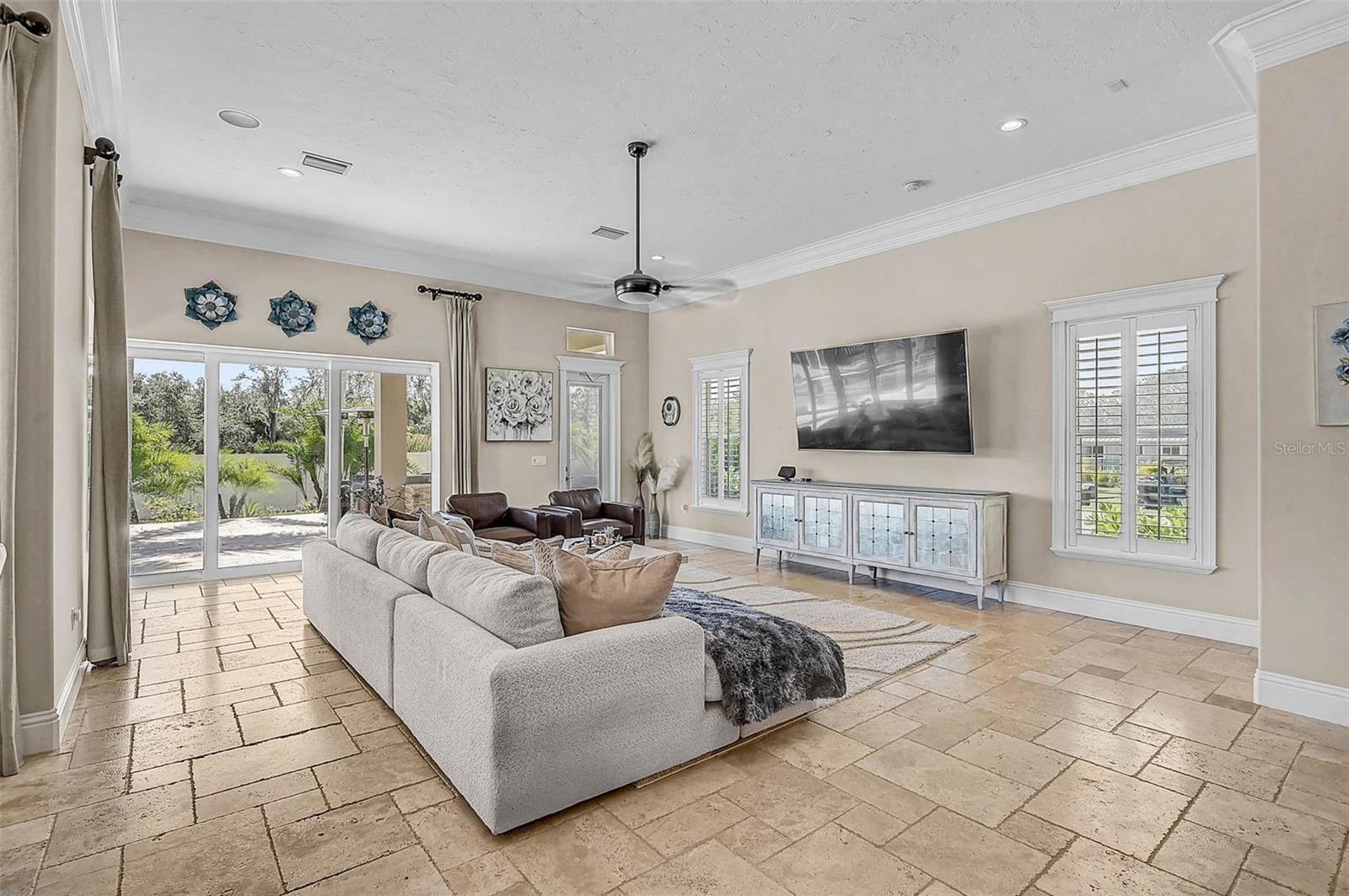 A4667142 Property Photo