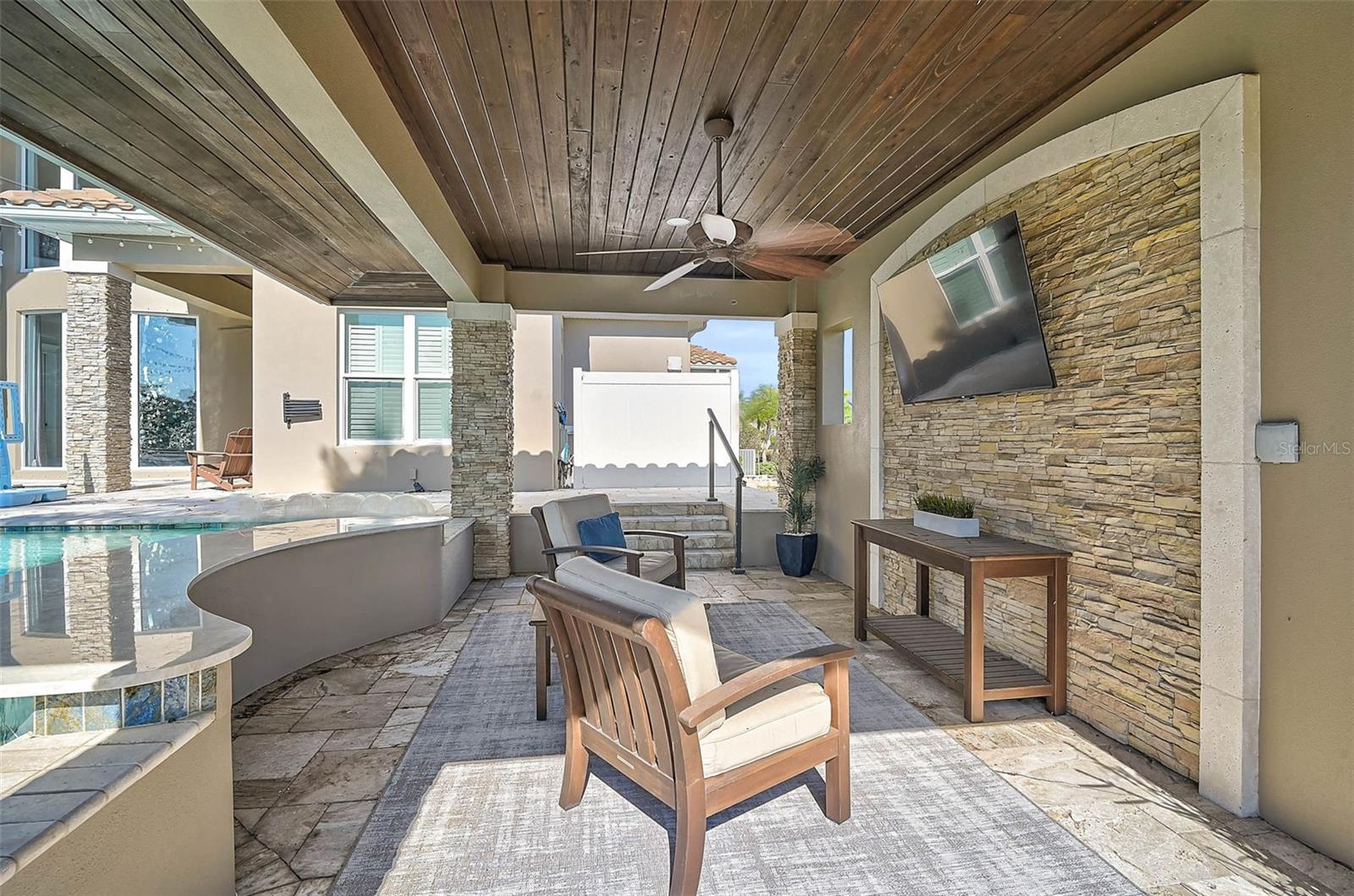 A4667142 Property Photo