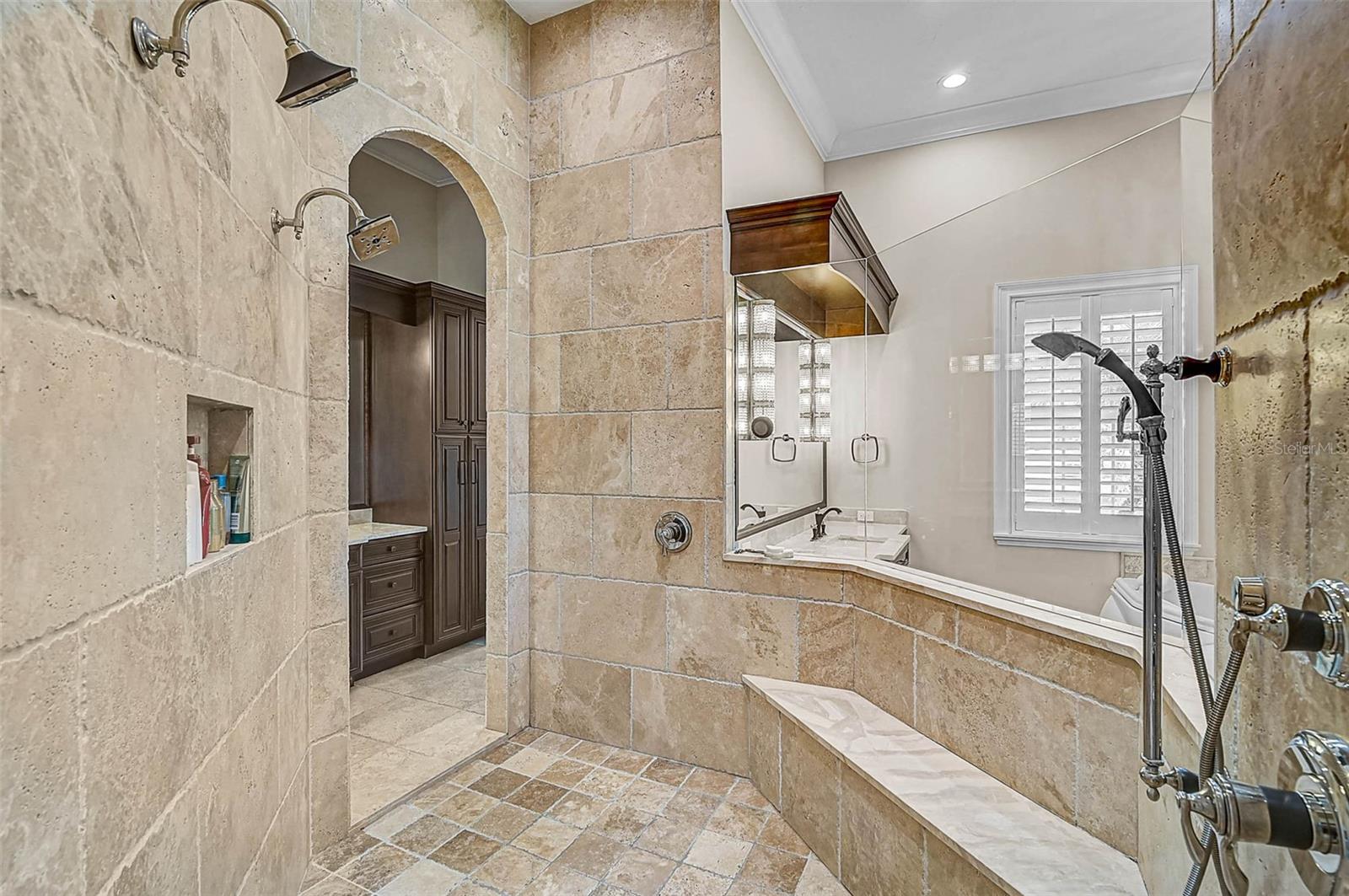 A4667142 Property Photo