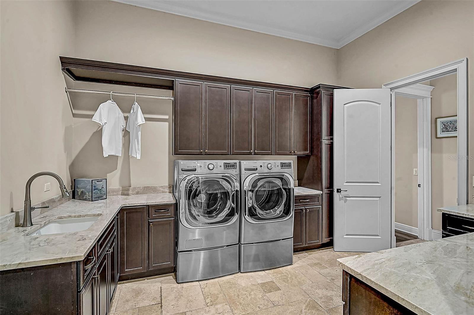 A4667142 Property Photo