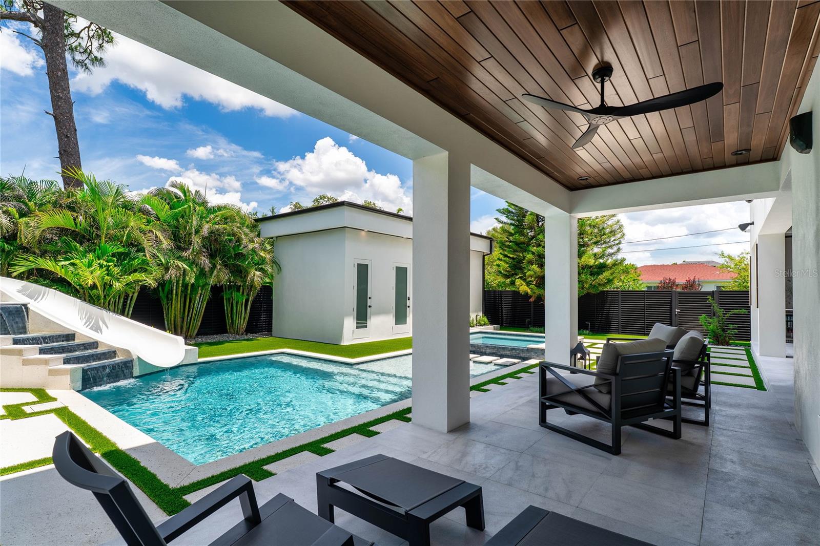 TB8433875 Property Photo