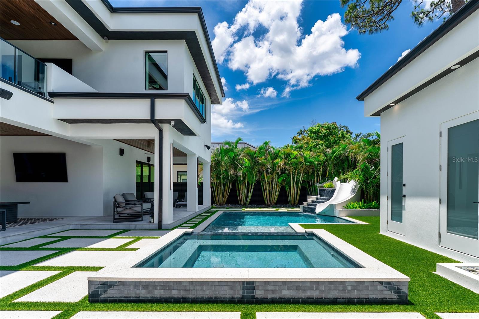 TB8433875 Property Photo