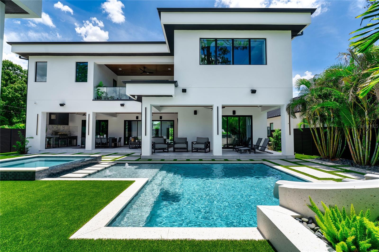 TB8433875 Property Photo