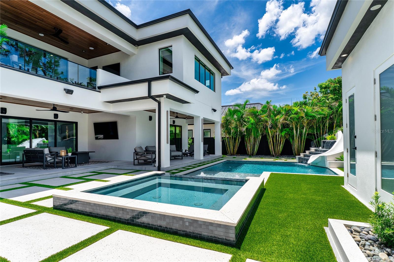 TB8433875 Property Photo