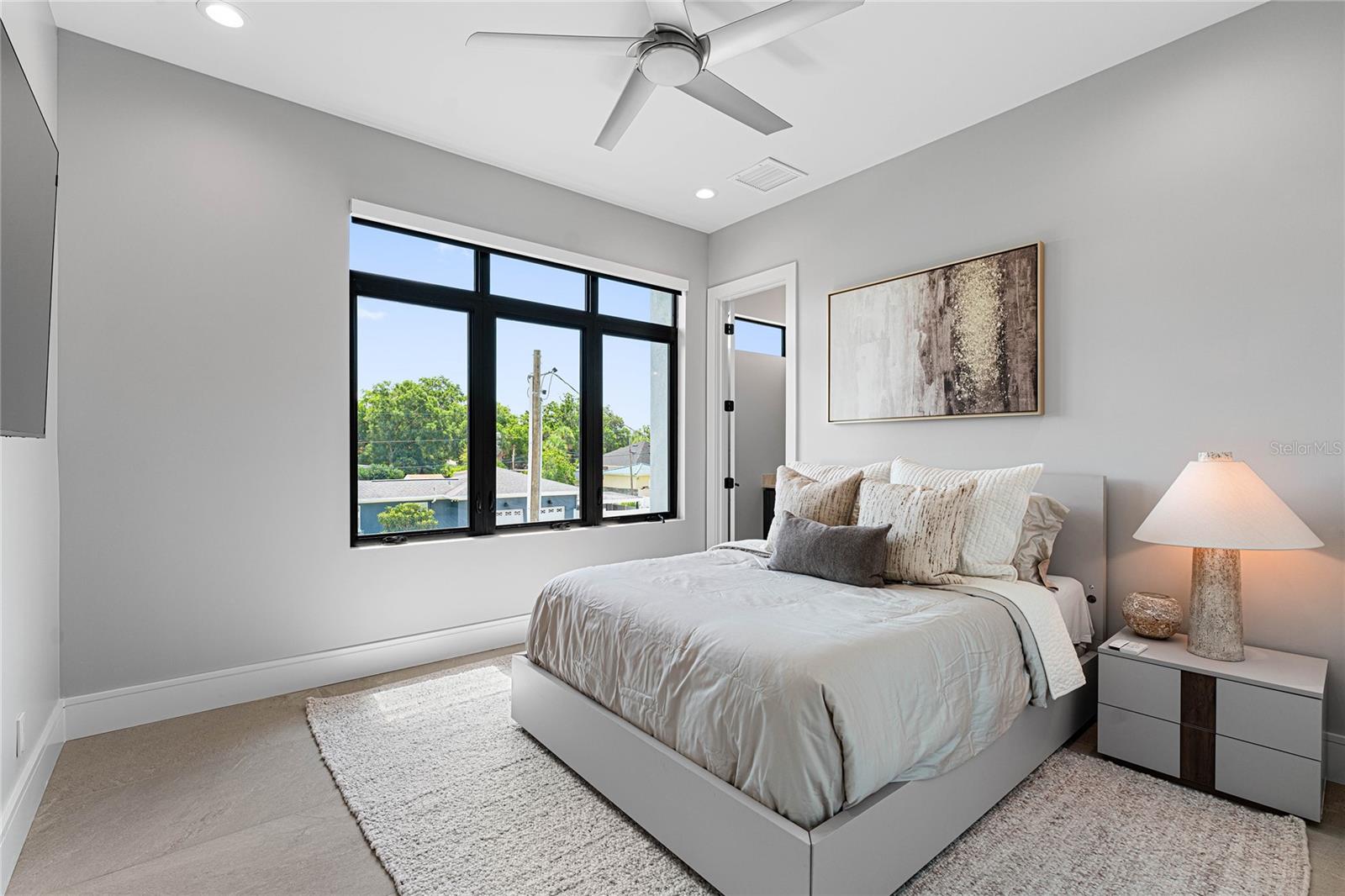 TB8433875 Property Photo