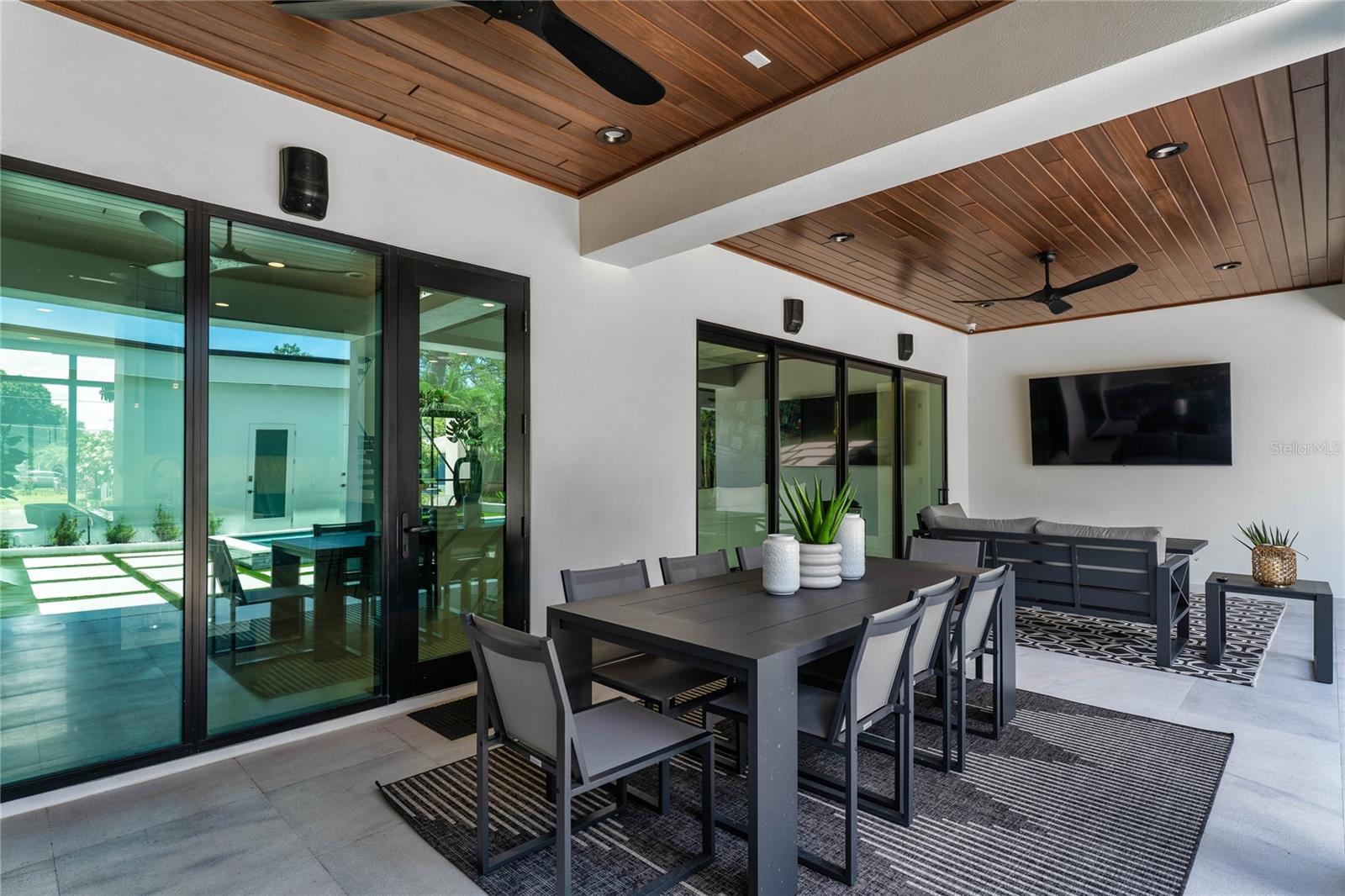 TB8433875 Property Photo