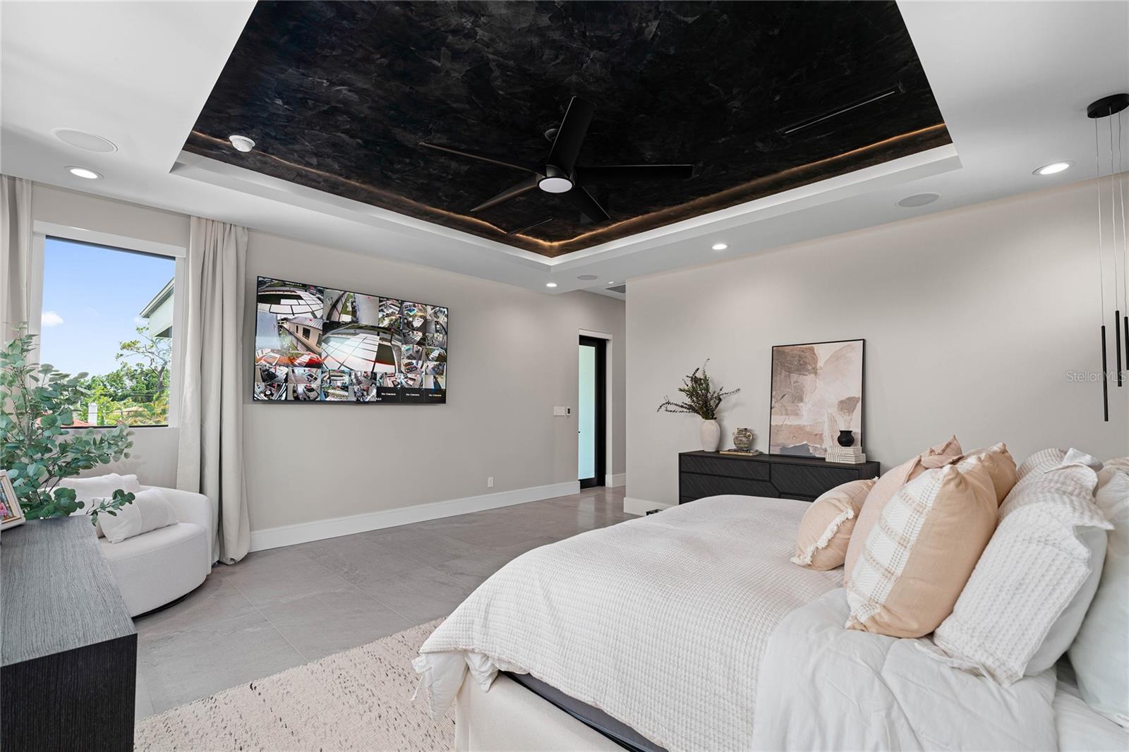 TB8433875 Property Photo