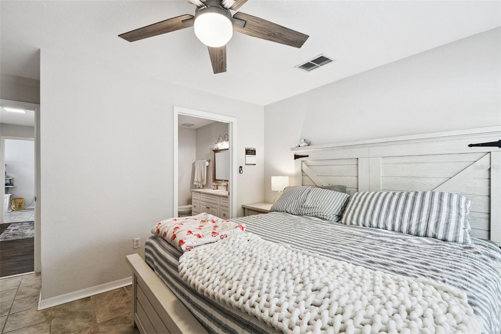 9064 LAKE CHASE ISLAND WAY, TAMPA, FL, 33626